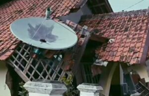 Evacuación de BPBD Purwakarta Cientos de residentes de Pasirmunjul debido a desastres de tierras en movimiento Evacuación de BPBD Purwakarta Cientos de residentes de Pasirmunjul debido a desastres de tierras en movimiento