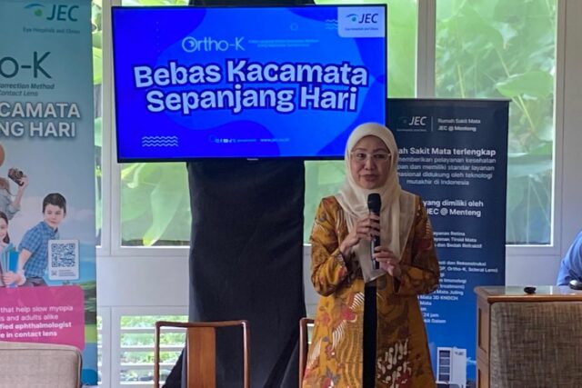 Orto-k soluciones integrales no quirúrgicas para evitar los ojos de los niños de la miopía desde una edad temprana

