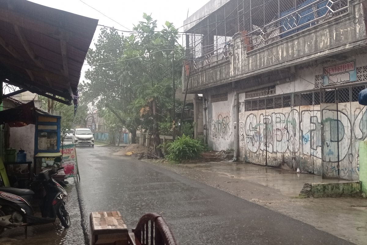 BMKG llama al clima mayoritario en Banten experimentó fuertes lluvias y fuertes vientos

