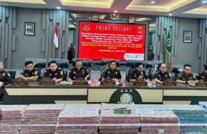 Kejari Karawang confiscó Rp101 mil millones de la divulgación del caso Giovanni Bintang Raharjo Kejari Karawang confiscó Rp101 mil millones de la divulgación del caso Giovanni Bintang Raharjo