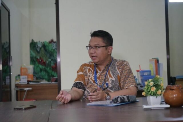 Universidad de Bojonegoro recuerda a la industria del tabaco sobre la gestión de residuos

