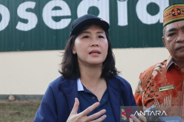 Viceministro de PPPA Veronica Tan Visite el campus de Komodo Bamboo en Labuan Bajo

