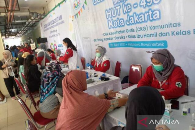 El gobierno provincial de DKI Yakarta ofrece servicios de salud gratuitos en Rusunawa Rawa Bebek, East Yakarta


