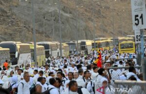 Esta es una explicación del Ministerio de Religión del Movimiento de Pilgrinos de Muzdalifah a Mina Esta es una explicación del Ministerio de Religión del Movimiento de Pilgrinos de Muzdalifah a Mina