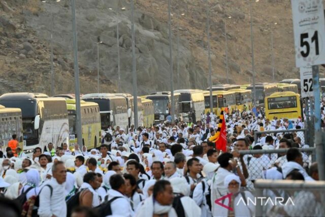 Esta es una explicación del Ministerio de Religión del Movimiento de Pilgrinos de Muzdalifah a Mina

