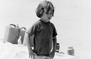 La ex estrella del niño «Jaws» Jay Mello vive de la cuadrícula de Vermont (exclusivo) La ex estrella del niño "Jaws" Jay Mello vive de la cuadrícula de Vermont (exclusivo)