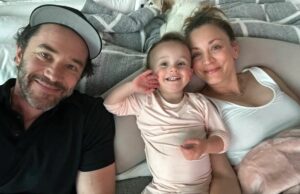 Kaley Cuoco elogia a Tom Pelphrey en homenaje al Día del Padre Kaley Cuoco elogia a Tom Pelphrey en homenaje al Día del Padre