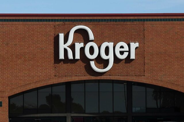 Kroger aborda el contraproup en los pasteles "Free @ Last" en juneeenth

