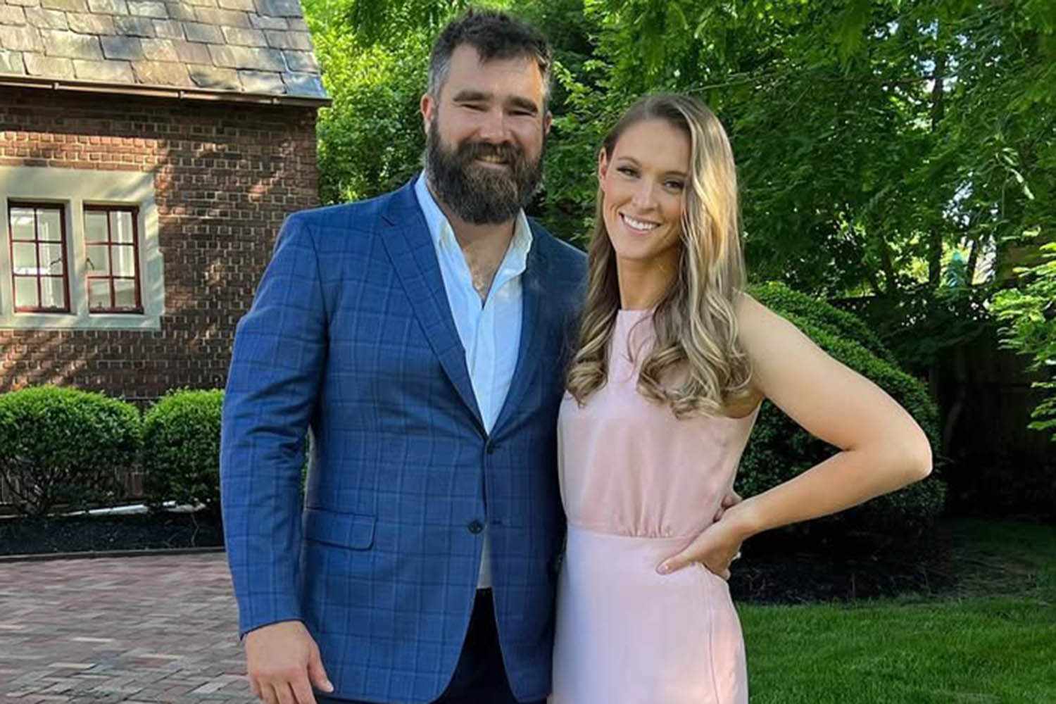 Kylie Kelce detiene la baba de los comentaristas sobre el marido Jason Keelce

