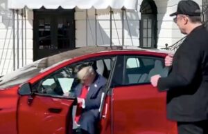 La disputa explotó, despreciada por la amenaza de un contrato gubernamental