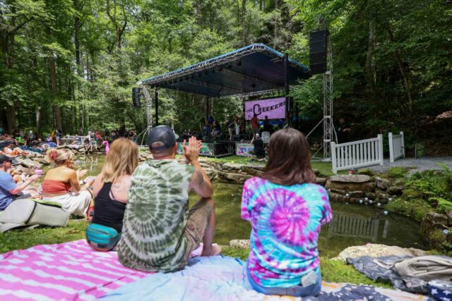 Eche un vistazo a Kentucky en Kentucky en Laurel Cove Music Festival

