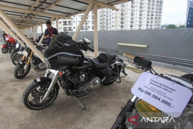 La gran motocicleta propiedad del convicto Rafael Alun está subastado Rp211 millones

