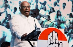 El momento de Nikita Mirzani fue entregado a la oficina del fiscal, difundiendo una sonrisa y la mano no fue esposada Kharge condemns Bengaluru stampede, urges stronger safety protocols