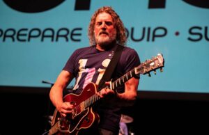 Mark Bryan CO -fundó Hootie y The Blowfish. Ahora beneficia a más proyectores (exclusivos) Mark Bryan CO -fundó Hootie y The Blowfish. Ahora beneficia a más proyectores (exclusivos)