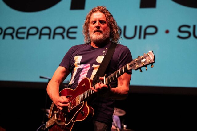 Mark Bryan CO -fundó Hootie y The Blowfish. Ahora beneficia a más proyectores (exclusivos)

