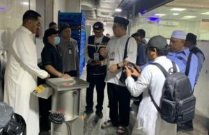 Miembro de Amirulhaj Prof. Arif Satria Verifique la preparación de la cocina Catering Pilgrims Wave II en Medina