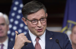 Mike Johnson realmente no quiere hablar de Elon Musk Mike Johnson really doesn’t want to talk about Elon Musk