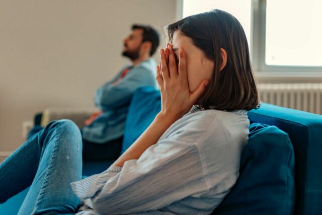 El hombre planea cortar a la hermana después de haber hecho una impactante llamada telefónica a su esposa.

