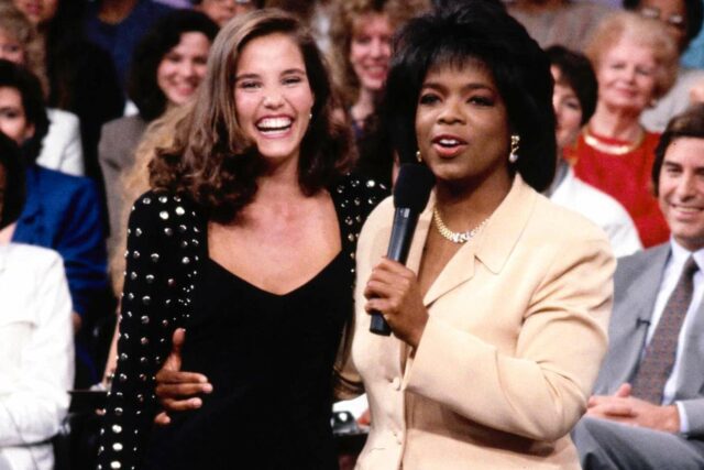 Leslie Bibb gracias Oprah por ganar la competencia de modelado Leslie Bibb gracias Oprah por ganar la competencia de modelado de 1990