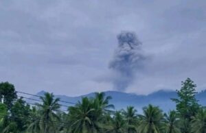 Monte Dukono Erupciones cenizan cenizas volcánicas tan altas como 1,550 metros el jueves por la mañana Monte Dukono Erupciones cenizan cenizas volcánicas tan altas como 1,550 metros el jueves por la mañana