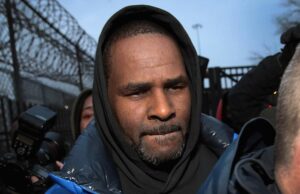 R. Kelly hospitalizado después de una sobredosis, culpó a los funcionarios de la prisión R. Kelly hospitalizado después de una sobredosis, culpó a los funcionarios de la prisión
