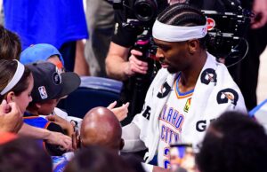 Shai Gilgous-Alexander firma 429 autógrafos antes del partido final de la NBA Shai Gilgous-Alexander firma 429 autógrafos antes del partido final de la NBA