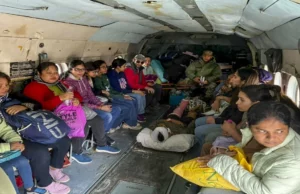 Deslizos de tierra de Sikkim: la Fuerza Aérea de la India rescata a 33 personas, incluidos 2 nacionales estadounidenses, de Chaten Sikkim landslides: Indian Air Force rescues 33 people, including 2 US nationals, from Chaten