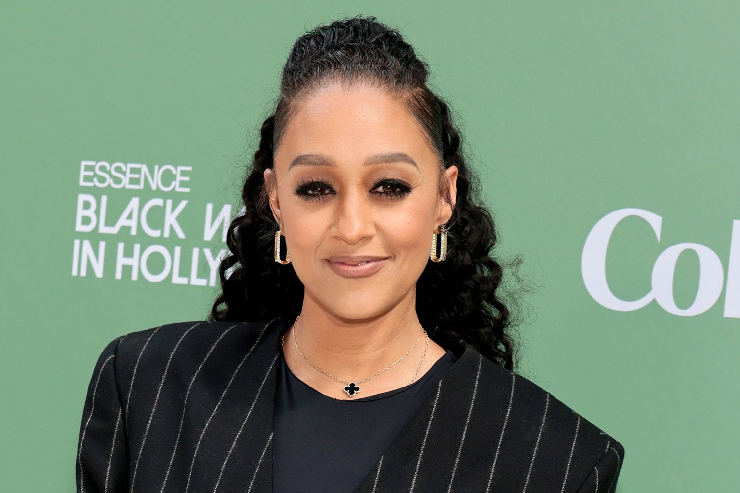 Tia Mowry dice que ser un actor infantil y que "crecer" en la televisión fue "difícil"

