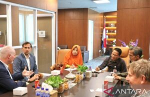 La Universidad de Jambi recibe una visita de trabajo del Ministerio de Alimentos y Agricultura, Alemania La Universidad de Jambi recibe una visita de trabajo del Ministerio de Alimentos y Agricultura, Alemania