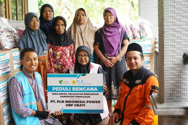 PLN Indonesia Poder UBP Grati distribuye asistencia humanitaria para deslizamientos de tierra en Trenggalek

