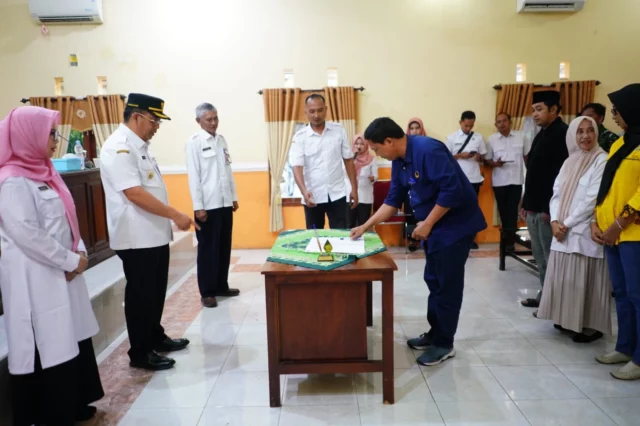 Fortalecer la democracia, Probolinggo desembolsó cientos de millones de banpols Fortalecer la democracia, Probolinggo desembolsó cientos de millones de banpols para los partidos políticos