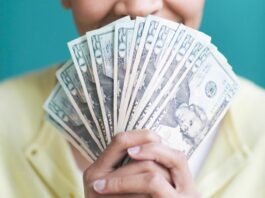 La mujer hereda los ahorros de abuelas, ahora los primos requieren una parte

