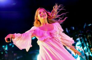 Addison Rae « No puedo creer «su primera gira mundial ocurre Addison Rae `` No puedo creer "su primera gira mundial ocurre