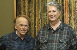 Al Jardine recuerda la última visita conmovedora con Brian Wilson (exclusivo) Al Jardine recuerda la última visita conmovedora con Brian Wilson (exclusivo)