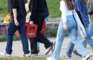 «Beber acompañado»: ¿No más alcohol para niños menores de 16 años? | NDR.DE – Noticias "Beber acompañado": No más alcohol para niños menores de 16 años NDR.de - Noticias