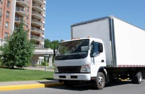 El inquilino acepta almacenar «algunas cosas» para una tía en su casa. Luego se presentó con un camión en movimiento El inquilino acepta almacenar "algunas cosas" para una tía en su casa. Luego se presentó con un camión en movimiento