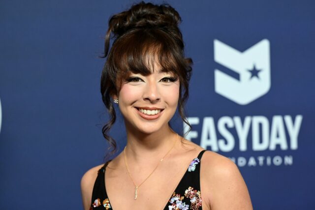 Aubrey Anderson-Emmons de la familia moderna sale como bisexual

