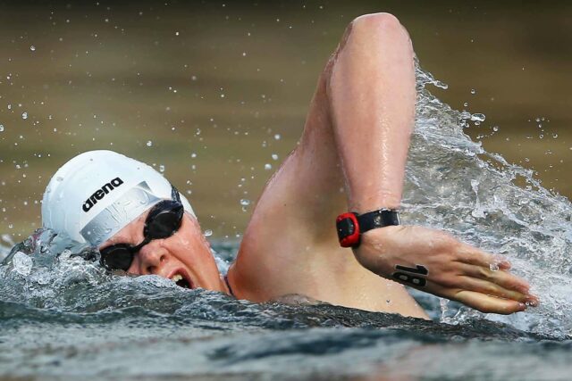El atleta revela los efectos secundarios de la natación en el océano durante 21 horas (exclusivo)

