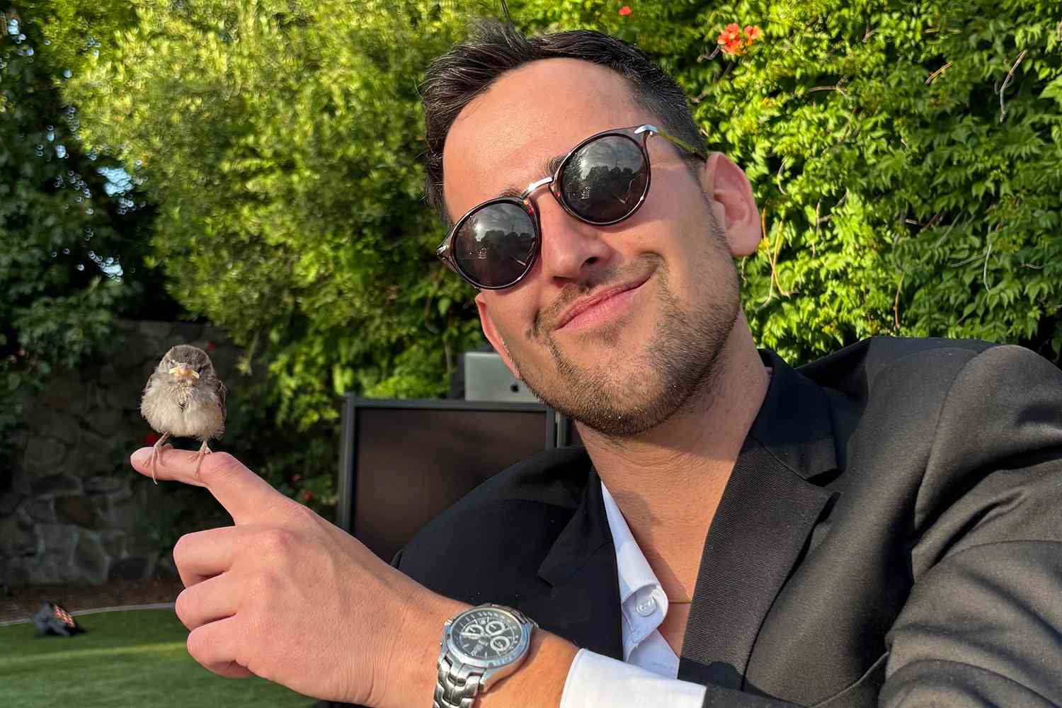 Bird se estrella el primer baile de la pareja a la boda (exclusivo)

