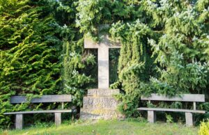 El cementerio de Bornkamp cierra: se supone que las tumbas deben moverse al robo El cementerio de Bornkamp cierra: se supone que las tumbas deben moverse al robo