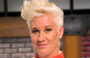 Los coprotagonistas del «peores cocineros estadounidenses» de Anne Burrell rinden homenaje Los coprotagonistas del "peores cocineros estadounidenses" de Anne Burrell rinden homenaje