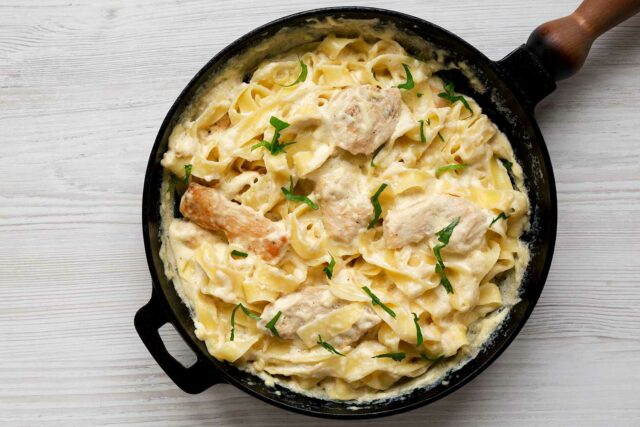 El plato de pasta vendido en Walmart y Kroger retiró por la posible contaminación por Listeria porque la epidemia implica varias muertes

