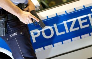 Aparentemente atacó a un médico de emergencia: la policía libera tiros a los jóvenes de 20 años | NDR.DE – Noticias Aparentemente atacó a un médico de emergencia: la policía libera tiros a los jóvenes de 20 años | NDR.DE - Noticias