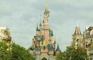 Un hombre arrestado después de que supuestamente intentó casarse con una niña de 9 años en Disneyland París Un hombre arrestado después de que supuestamente intentó casarse con una niña de 9 años en Disneyland París