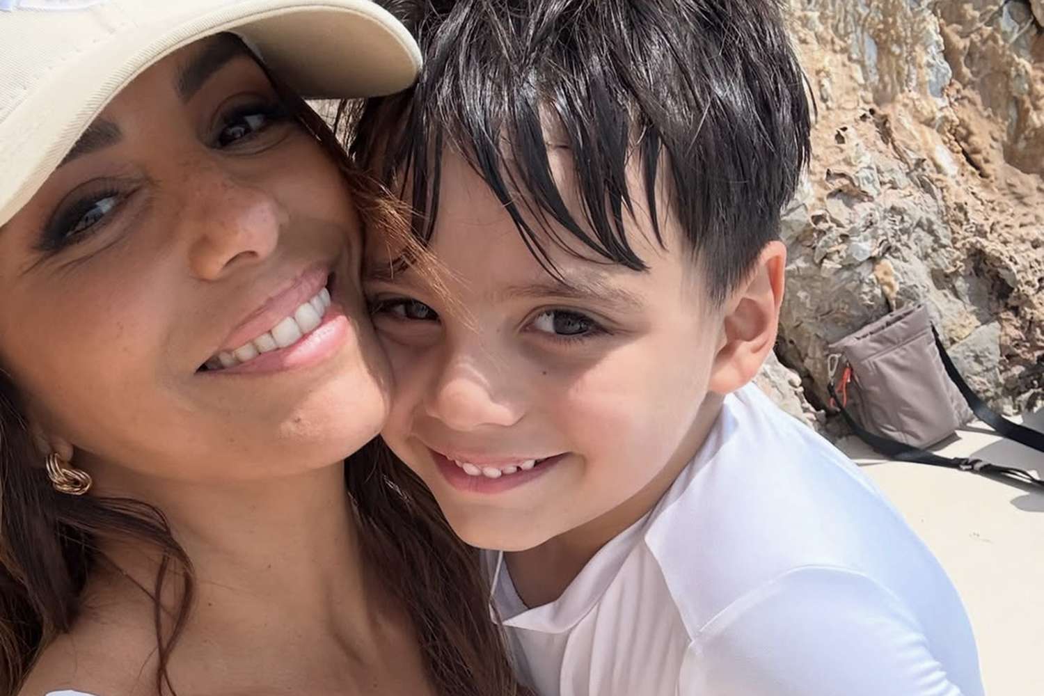 Eva Longoria comparte fotos sinceras para el séptimo aniversario de su santi

