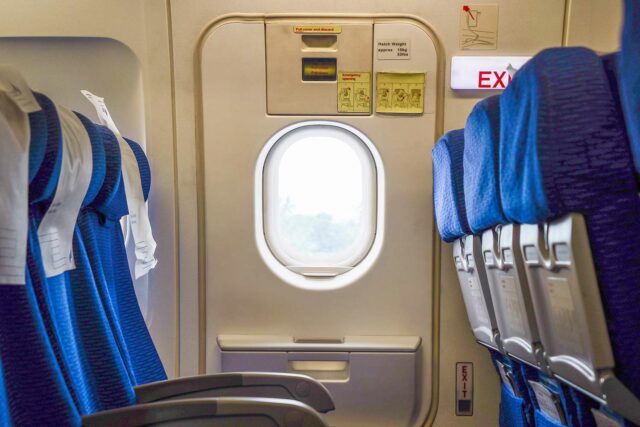 Los pasajeros por avión requieren el asiento 11A, donde se sentó el sobreviviente de Crash India

