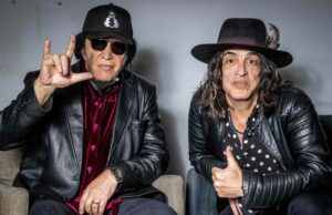 Paul Stanley « Sentie traiciona » del compañero de banda de Kiss Gene Simmons en los años 80 Paul Stanley `` Sentie traiciona '' del compañero de banda de Kiss Gene Simmons en los años 80