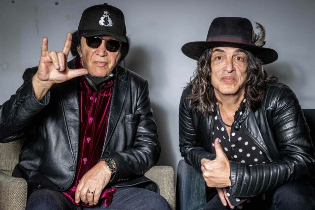 Paul Stanley `` Sentie traiciona '' del compañero de banda Paul Stanley `` Sentie traiciona '' del compañero de banda de Kiss Gene Simmons en los años 80