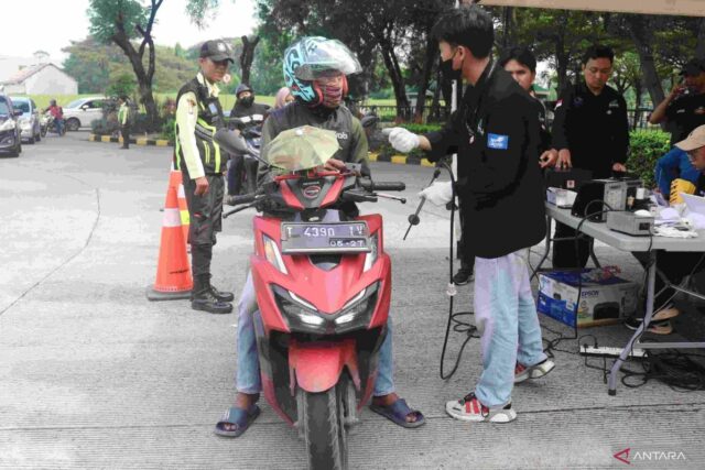 Bekasi Regency Gobierno de prueba de pruebas de vehículos motorizados para presionar la contaminación del aire

