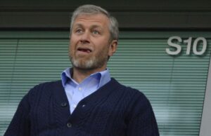 El Reino Unido amenaza con demandar al ex propietario del Chelsea Abramovich para liberar dinero congelado de la venta del club de la Premier League El Reino Unido amenaza con demandar al ex propietario del Chelsea Abramovich para liberar dinero congelado de la venta del club de la Premier League